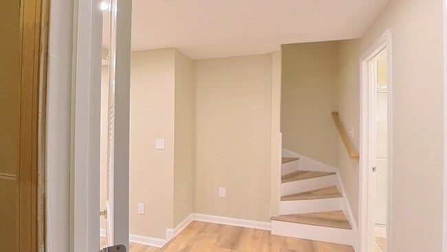 Building Photo - 12885 Hyannis Ln