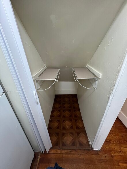 Building Photo - 33 White St