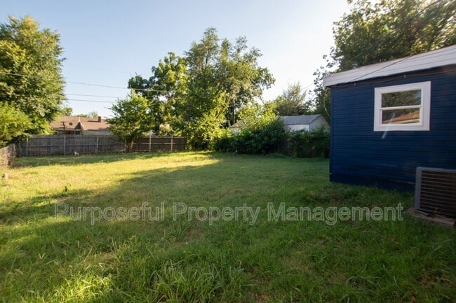 Building Photo - 2208 Hardin Dr