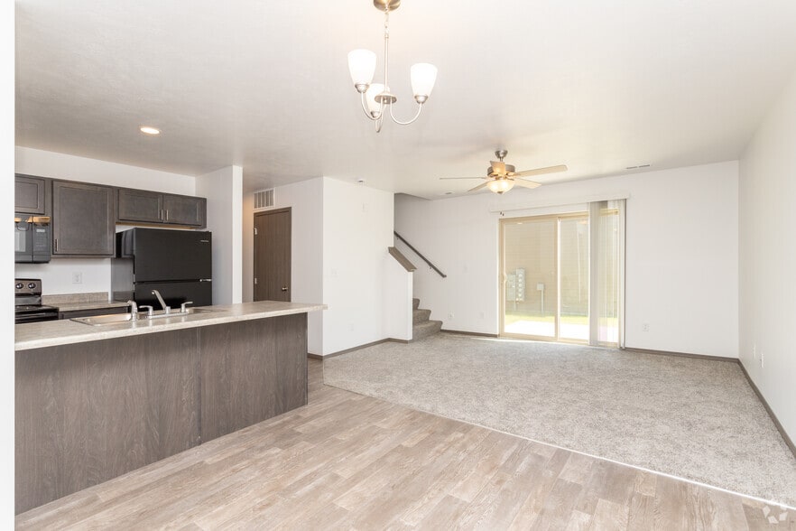 2BR, 1.5BA - 1,113SF - Living Room - Willows East Commons
