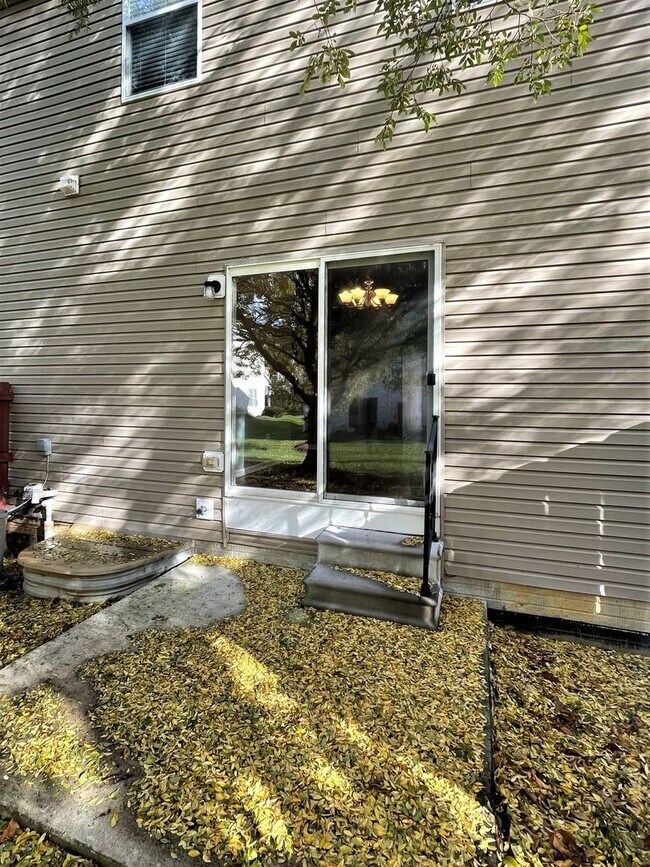 Building Photo - 1251 Hall Ln