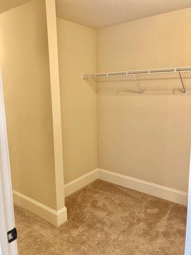 Building Photo - 8758 Crenshaw Dr