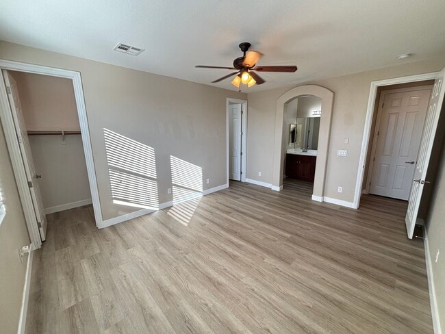 Building Photo - Beautiful 4/Bed/3Bath/2Car Two-Story Home with Loft and Office in Providence!