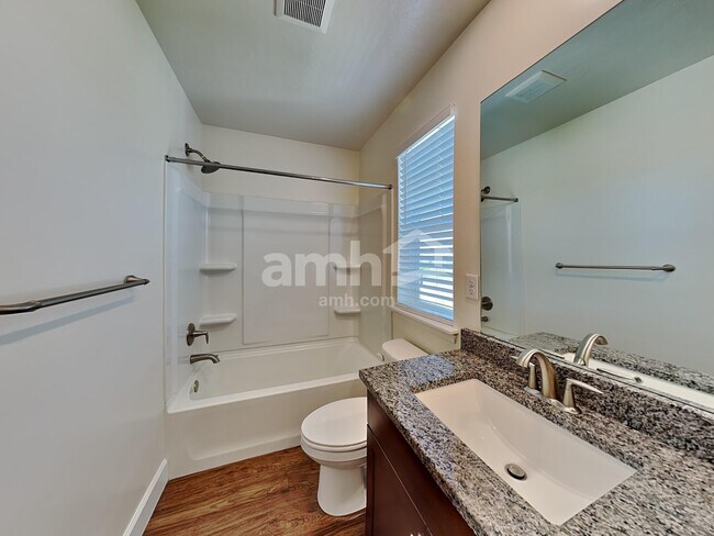 Building Photo - 825 W Grover Ct