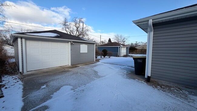 Building Photo - 3528 Adams St