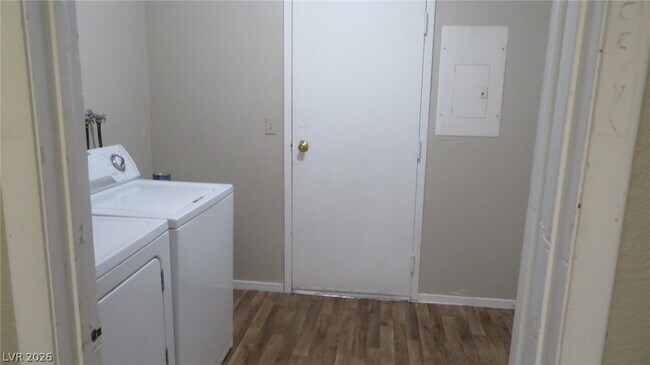 Building Photo - 6750 Del Rey Ave