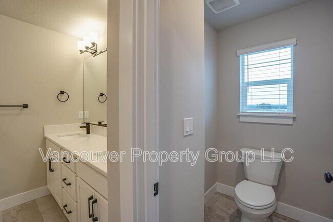 Building Photo - 2351 E Otter Lp