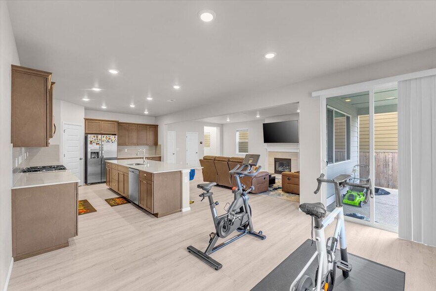 Building Photo - 1521 10th Pl