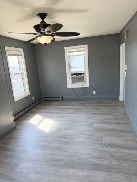 Building Photo - 1212 E Philadelphia Ave