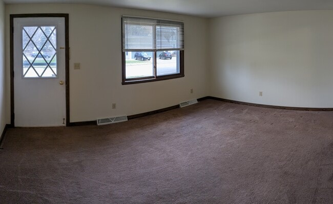 Building Photo - 110-112 West Grant St