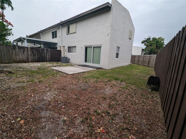Building Photo - 6902 SW 114th Ave