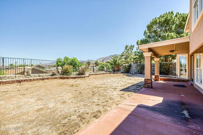 Building Photo - 6821 Pearl Ridge Dr