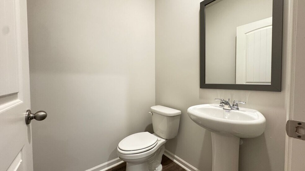 Building Photo - 3190 Greyton Dr