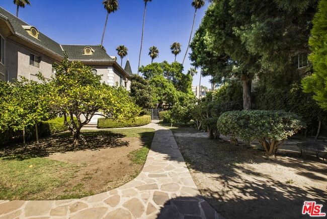 Building Photo - 1147 Westmoreland Ave