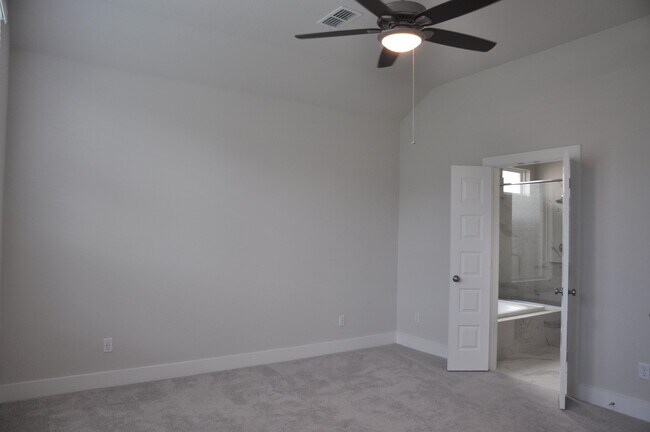 Building Photo - 31822 Grand Orch Ln