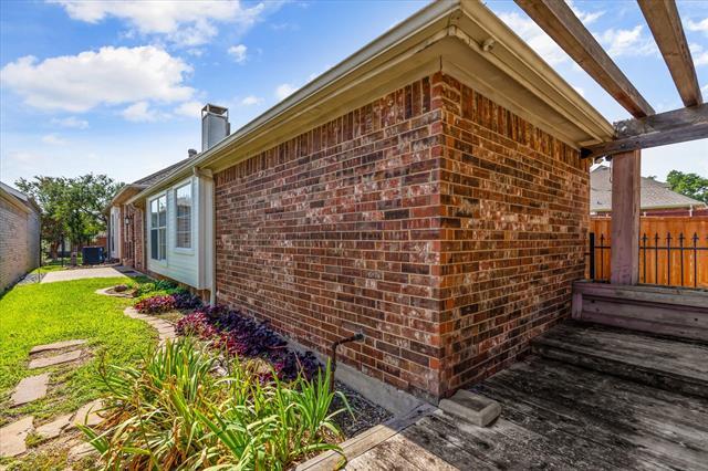 Building Photo - 8013 Springmoss Dr