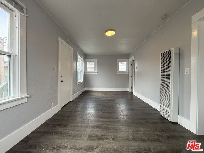 Building Photo - 1111 1/2 Orizaba Ave