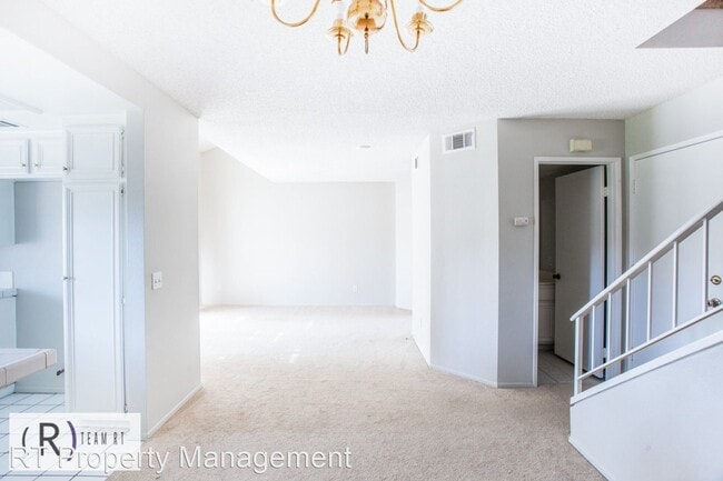 Building Photo - 2 br, 2.5 bath House - Cedar Pointe