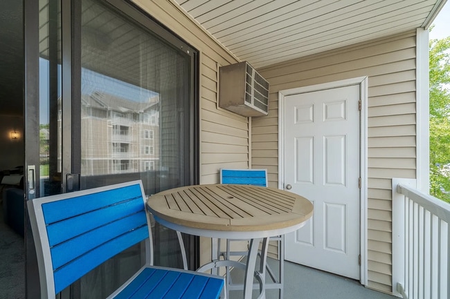 Building Photo - Rosemont Square