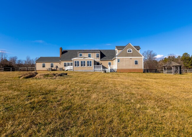 Building Photo - 5 bedroom home