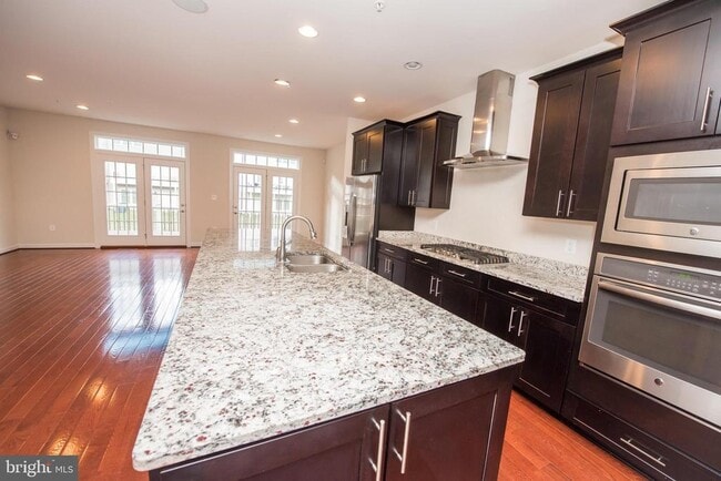 Building Photo - 7444 Burnside Way