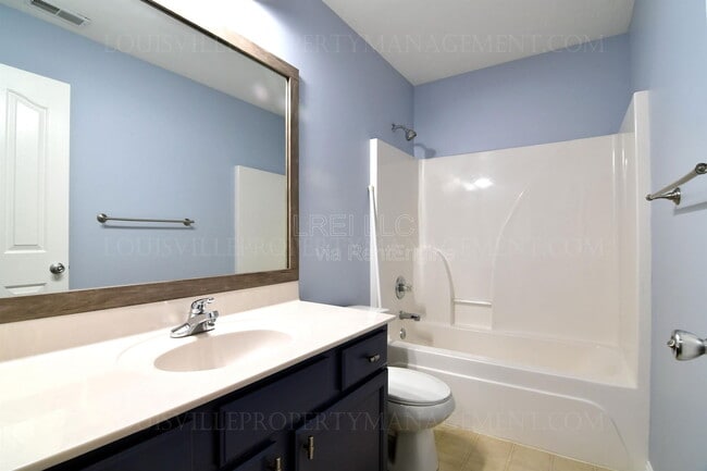 Building Photo - 5527 Raintree Ridge