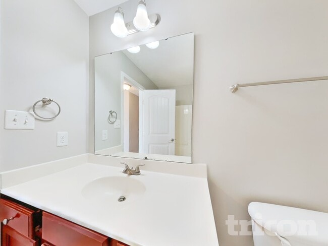 Building Photo - 15 Mossburg Ct