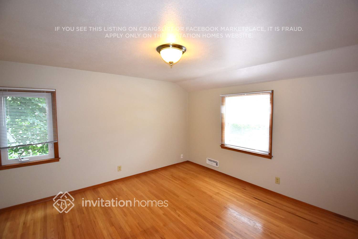 Building Photo - 8285 Hyde Ct S