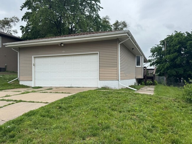 Primary Photo - 2 bed 2 bath house in NW Lincoln
