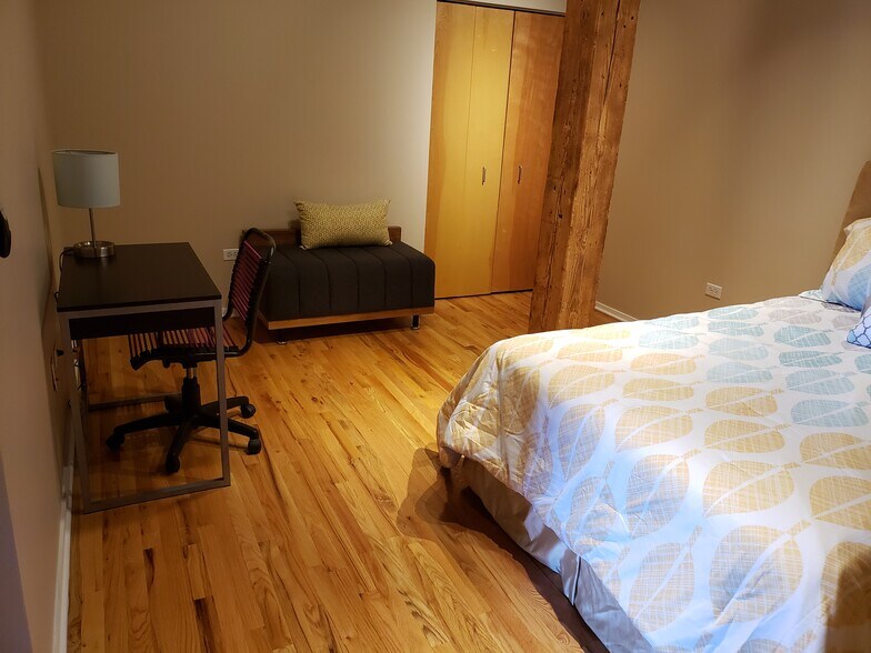 Building Photo - 1500 W Monroe St