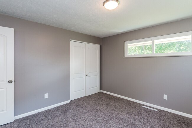 Building Photo - 6450 Chippingdon Dr