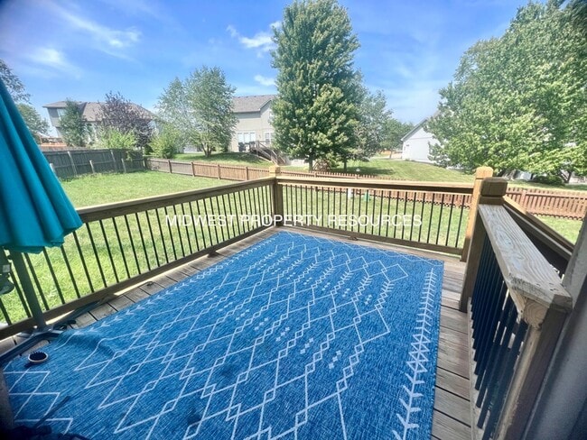 Building Photo - Exquisite 4-Bedroom Home with Spacious Fam...