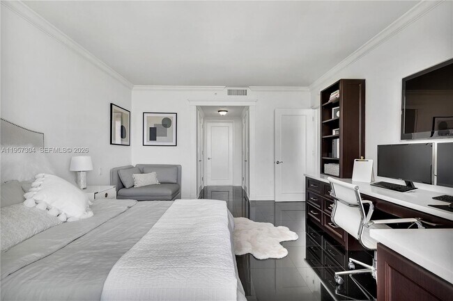 Building Photo - 3350 SW 27th Ave