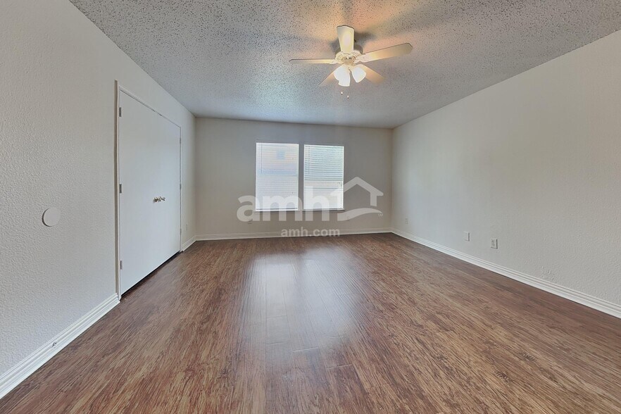 Building Photo - 4405 Statesman Ln