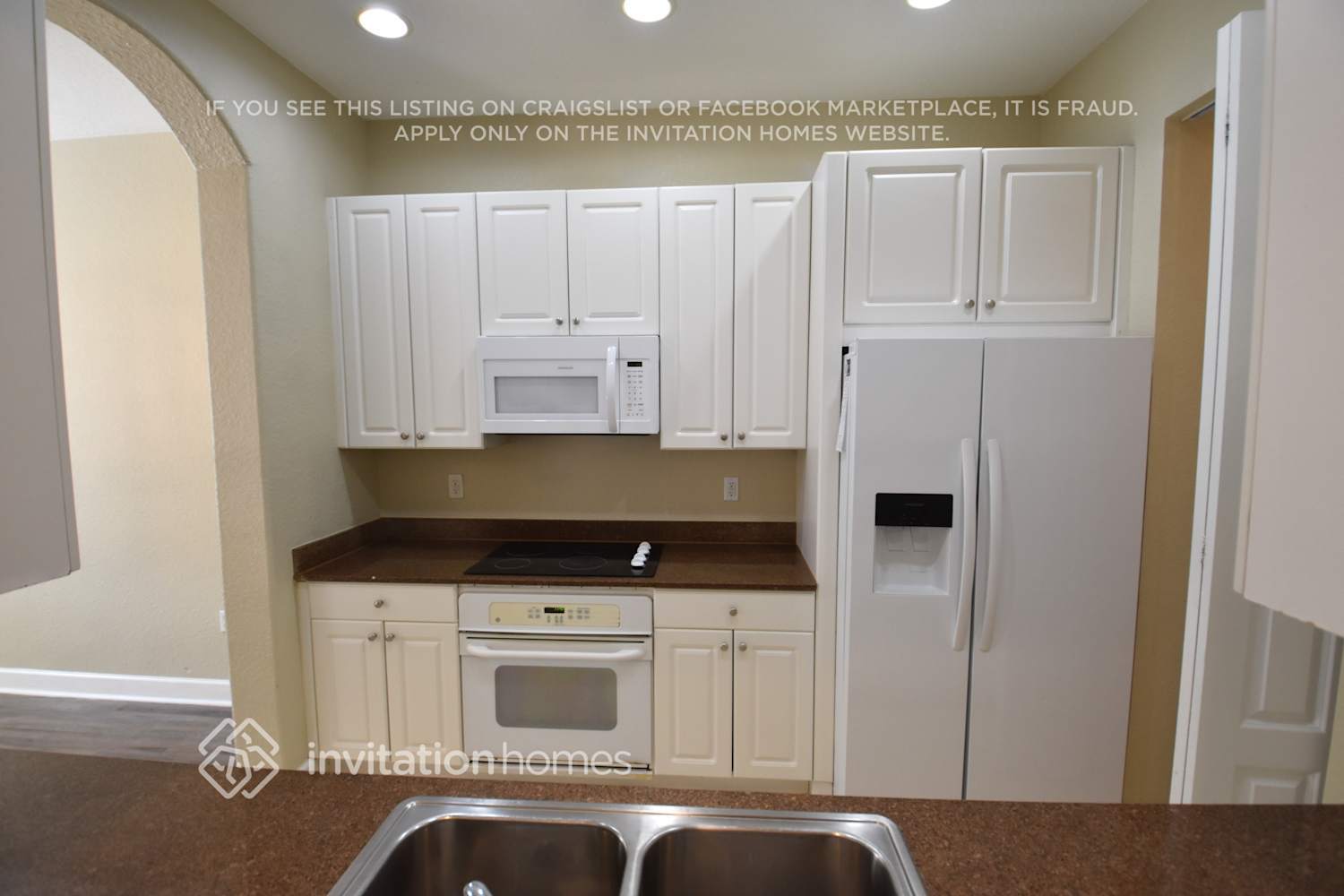 Building Photo - 8668 Blaze Ct