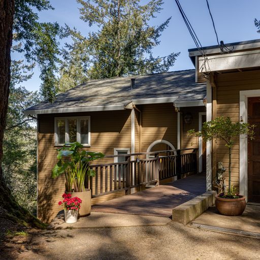 Building Photo - 25 Fir Ave