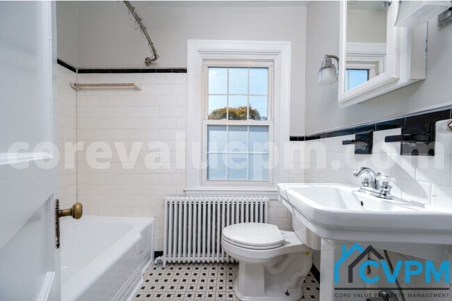 Building Photo - 16 2nd Ave S