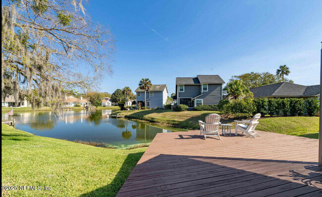 Building Photo - 117 Island Dr