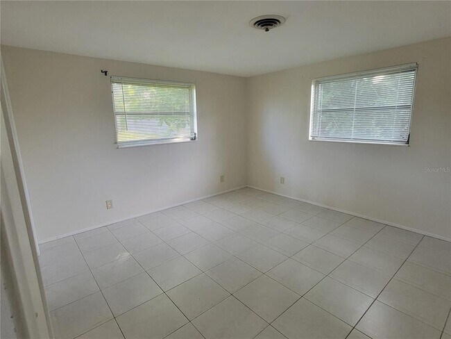 Building Photo - 612 Porpoise Rd