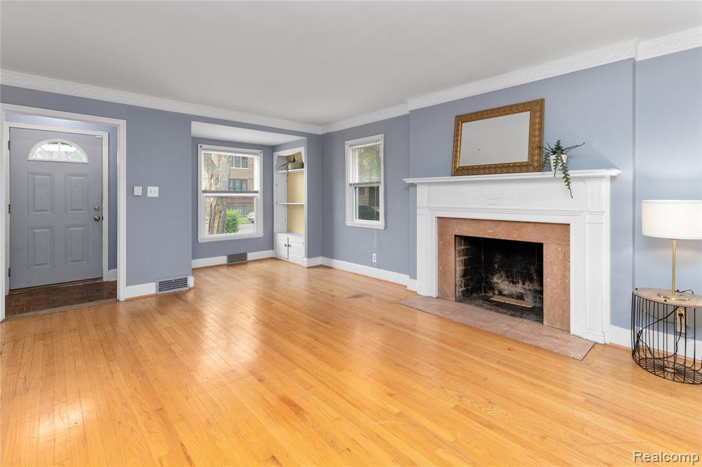 Building Photo - 3455 Santa Maria St