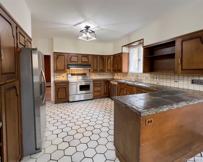 Building Photo - 85 Washington Rd