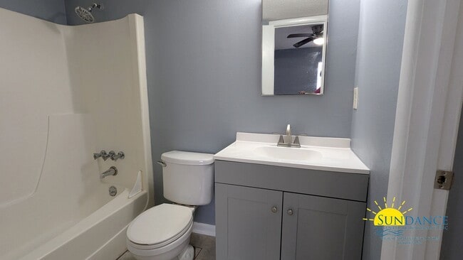 Building Photo - Renovated 1 Bedroom Waterfront Unit in Fort Walton Beach!