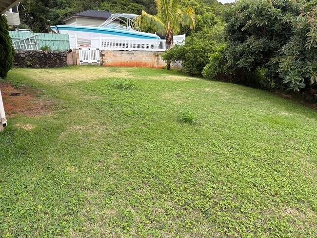 Building Photo - 3 Bedroom 2 Bath Single Family Home with Pool