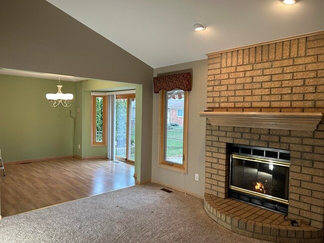 Building Photo - 21878 E Sunset Dr