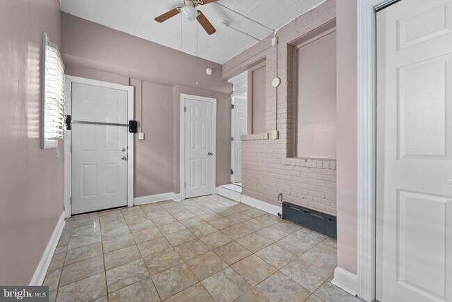 Building Photo - 1617 F St NE