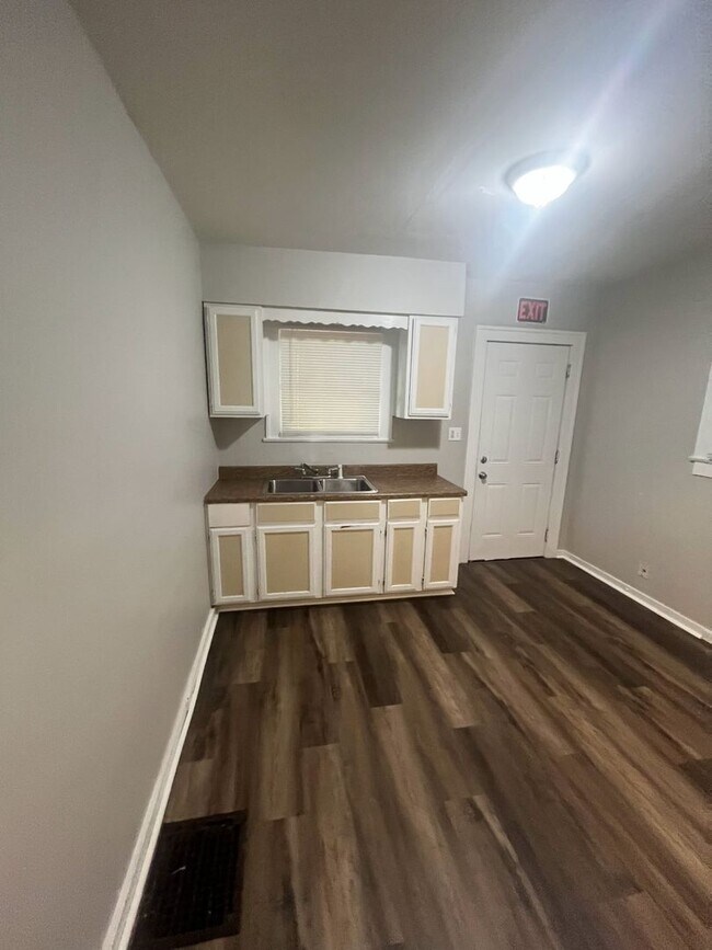 Building Photo - Three Bedroom House W/ Full unfinished Basement