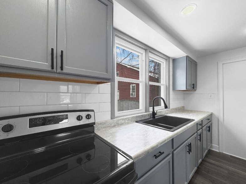 Building Photo - 1046-1064 Shoemaker St