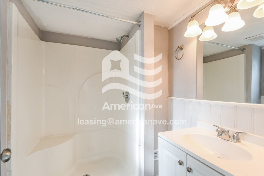 Building Photo - 5322 Vine Ave