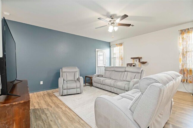 Building Photo - 18316 Timbermill Ln
