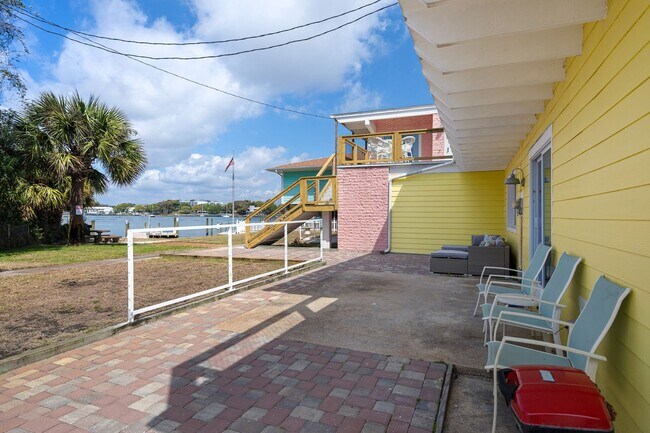 Building Photo - 334 Bluefish Dr
